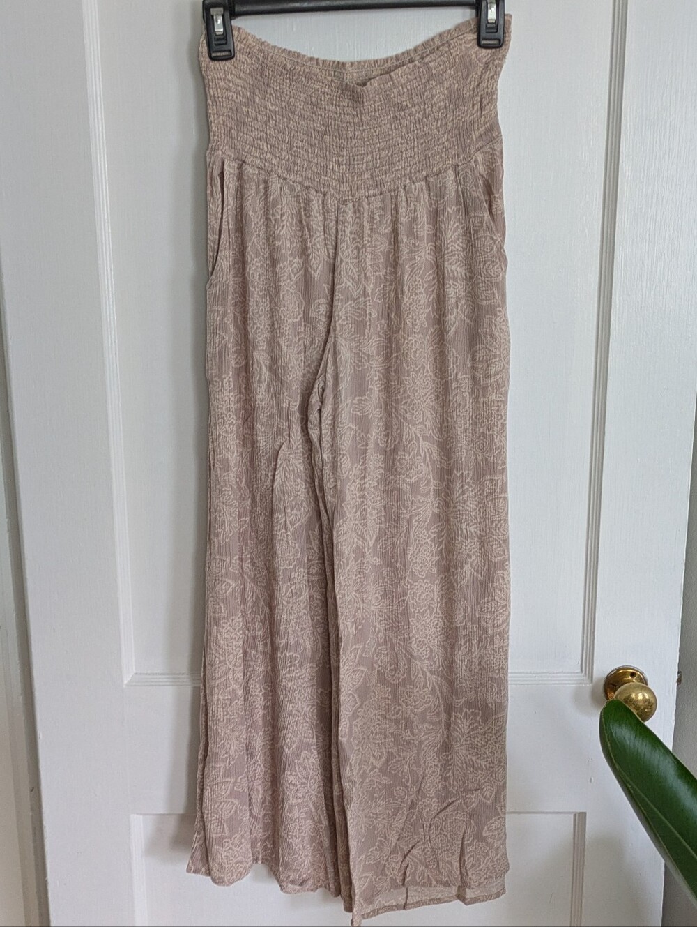 Sozy Felicia Wide Leg Paisley Floral Flowy Capri Pants in Taupe - Picture 2 of 13